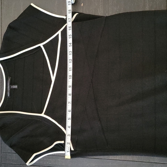 EUC WHBM Thick Sweater Top with Gorgeous Ribbed Detail. - Picture 9 of 9